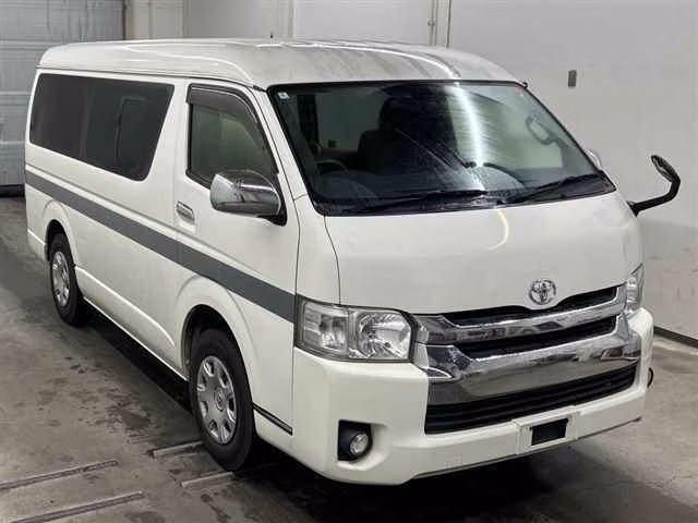 TOYOTA HIACE