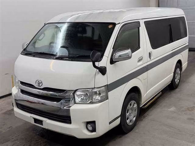 TOYOTA HIACE