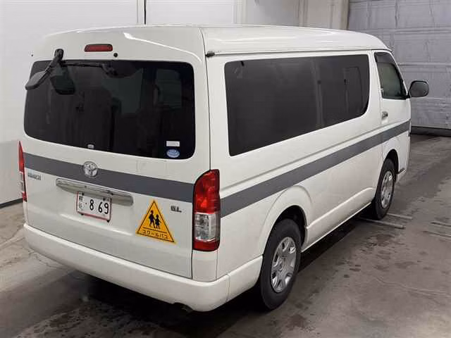 TOYOTA HIACE