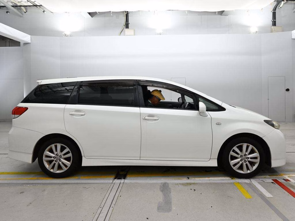 TOYOTA WISH