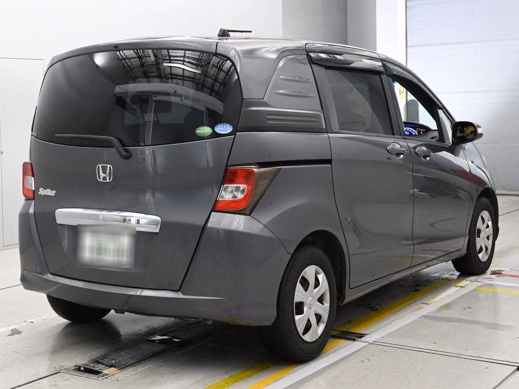 HONDA FREED SPIKE
