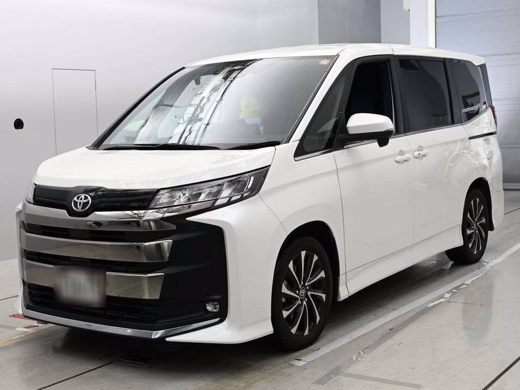 TOYOTA NOAH