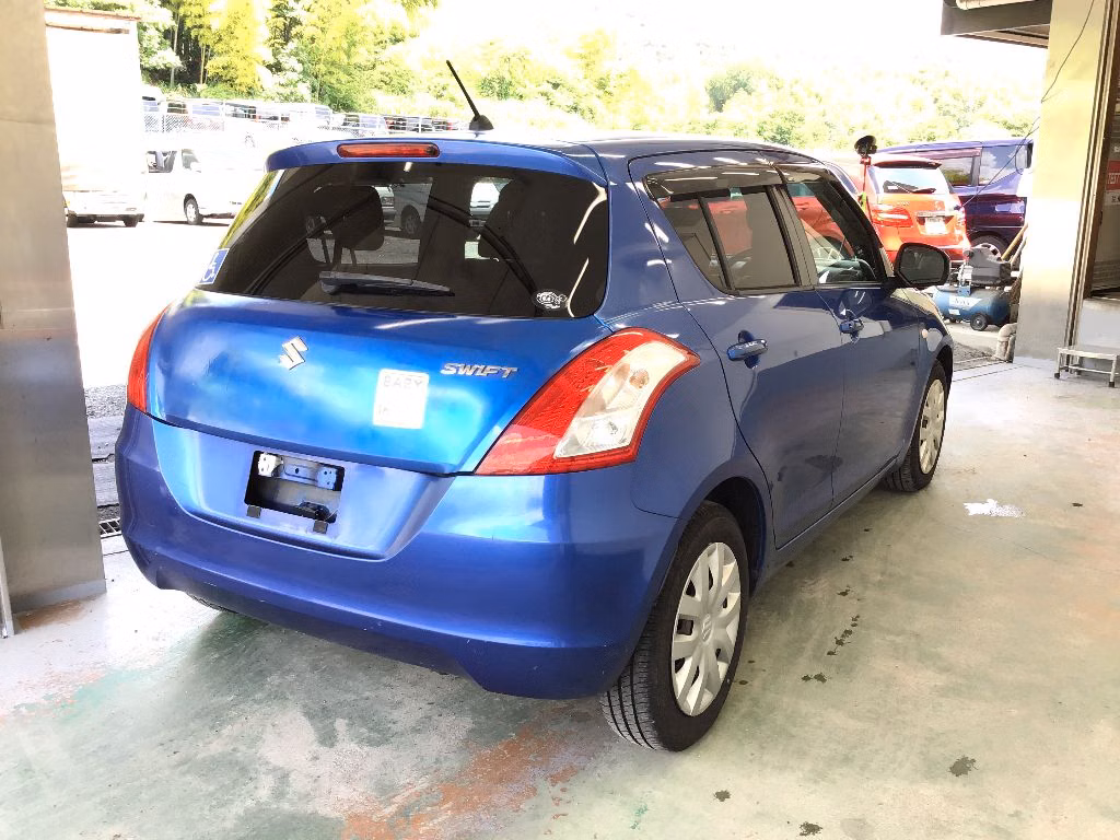 SUZUKI SWIFT