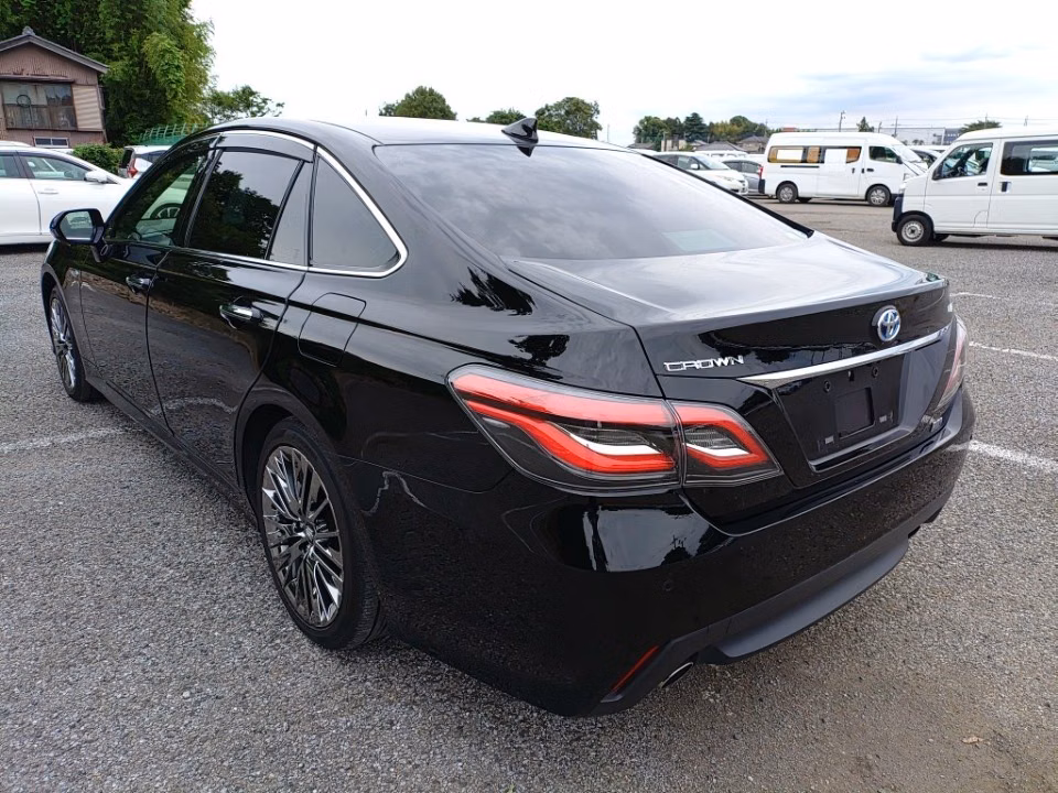 TOYOTA CROWN
