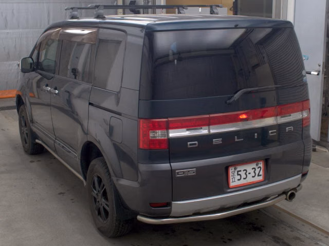 MITSUBISHI DELICA D:5