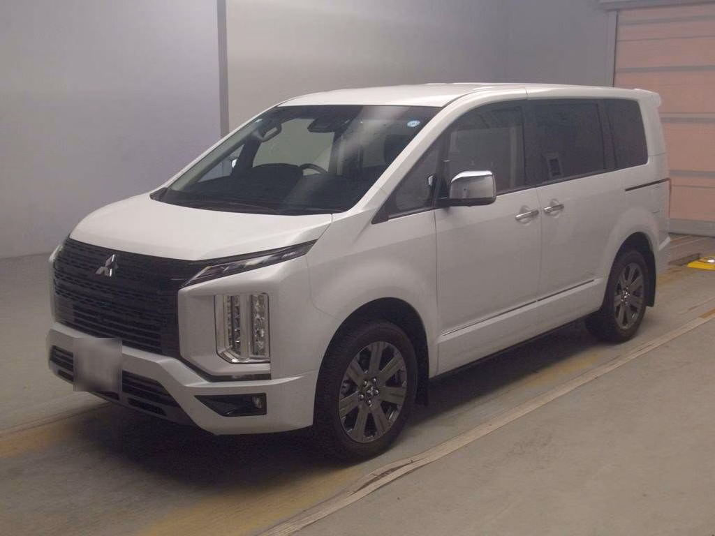 MITSUBISHI DELICA D:5