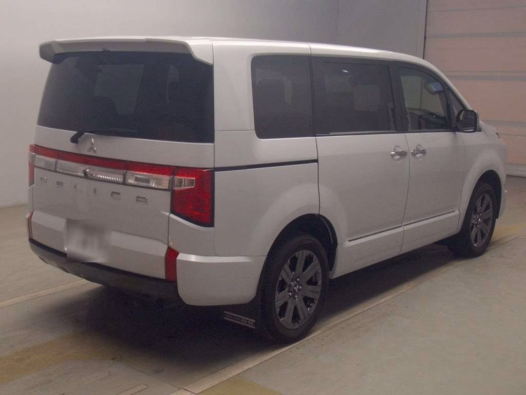 MITSUBISHI DELICA D:5