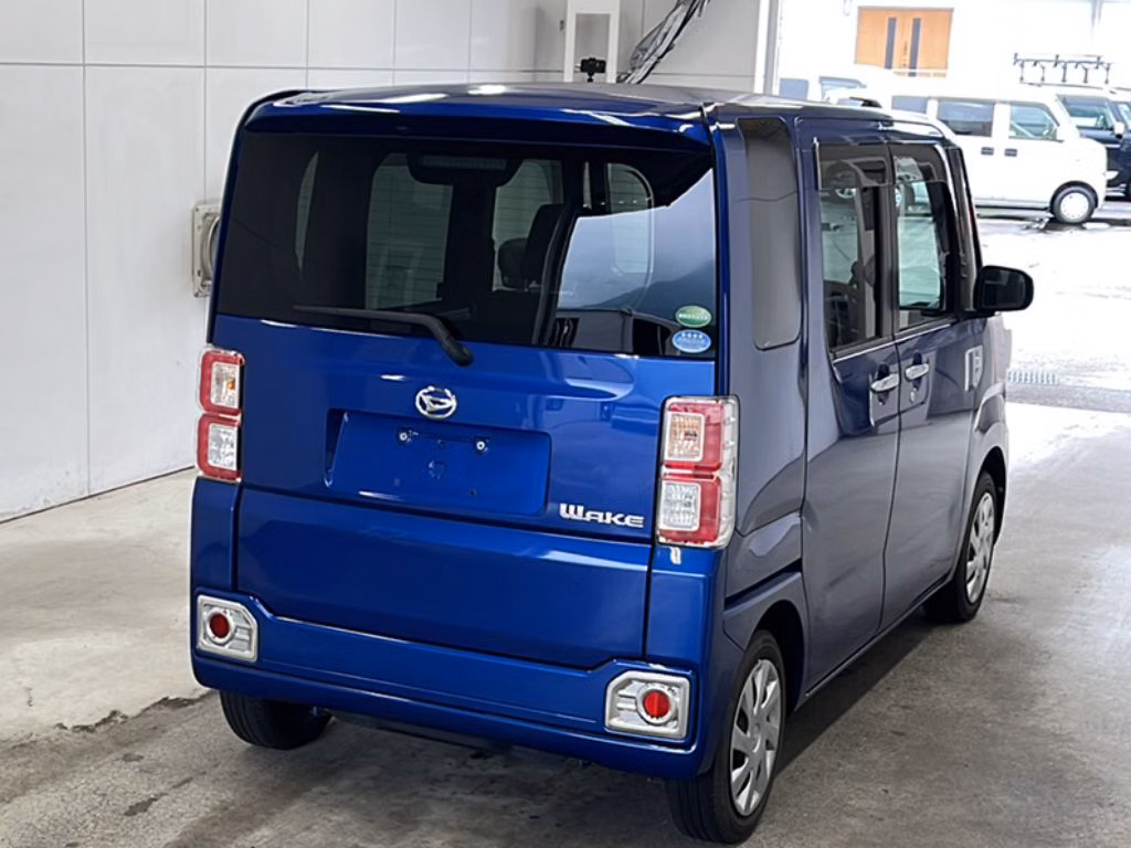DAIHATSU WAKE