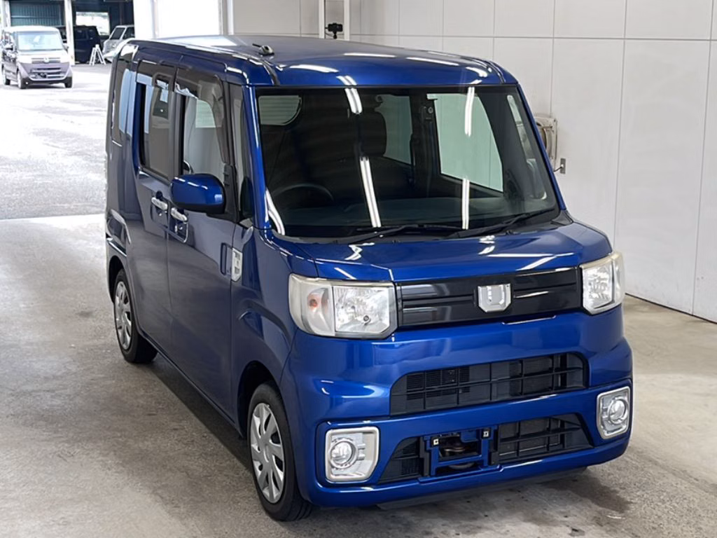 DAIHATSU WAKE