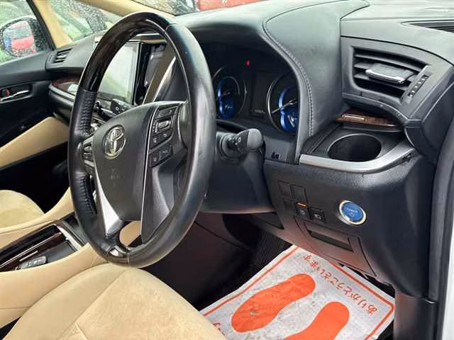TOYOTA ALPHARD