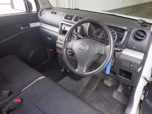 DAIHATSU MOVE CONTE