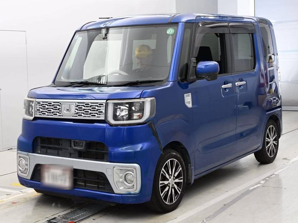 DAIHATSU WAKE