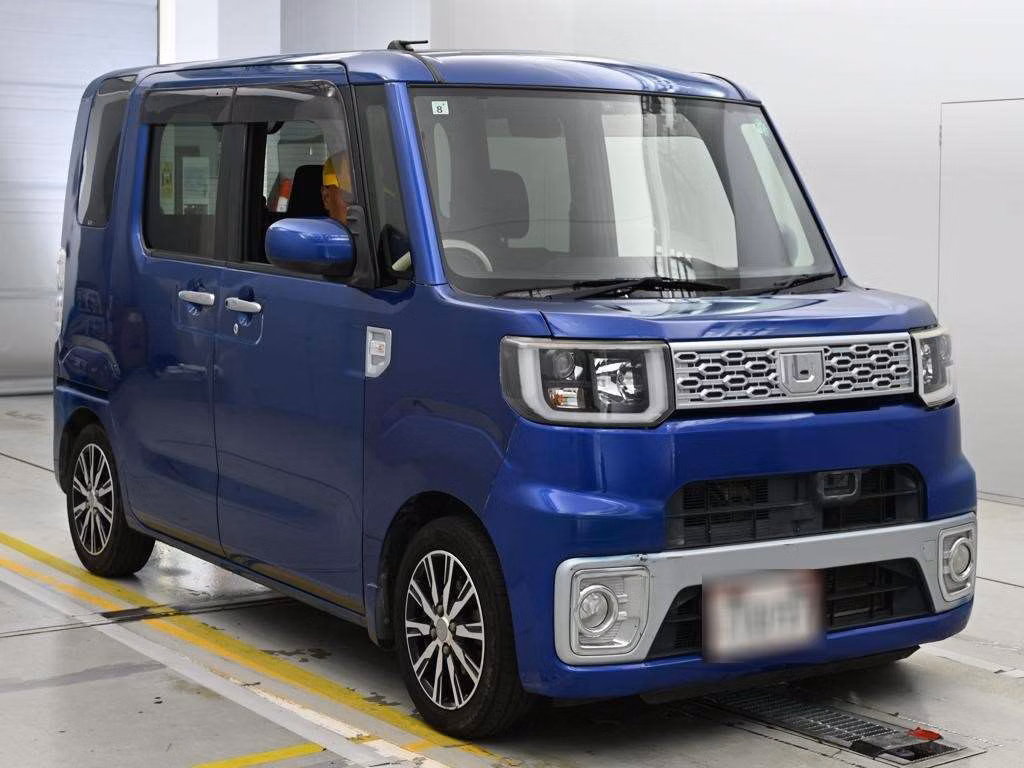 DAIHATSU WAKE