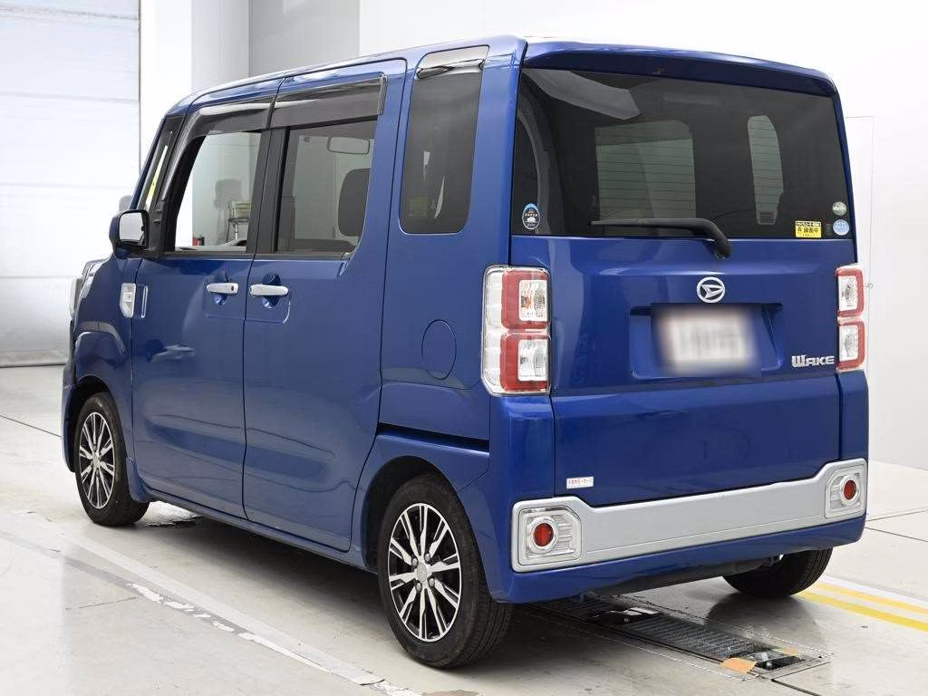 DAIHATSU WAKE