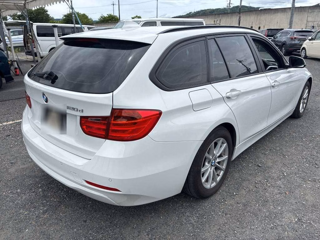 BMW 3-SERIES