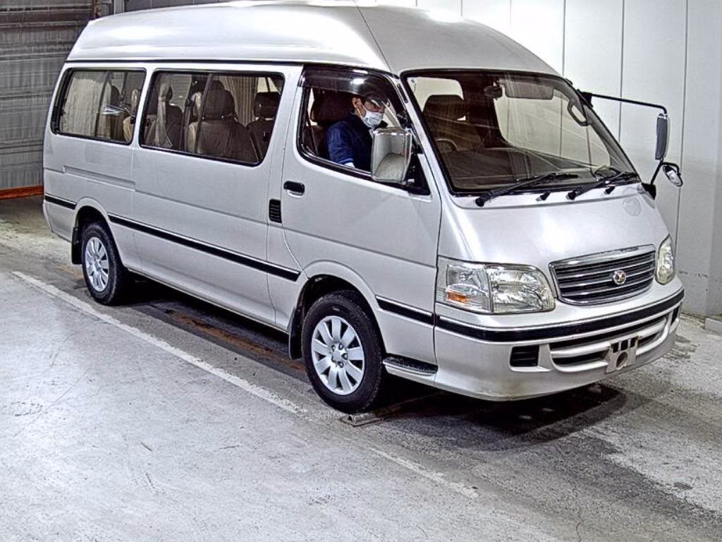 TOYOTA HIACE