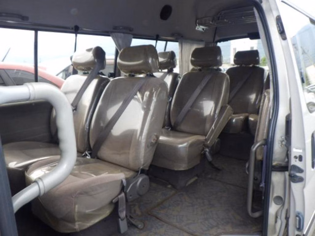 TOYOTA HIACE