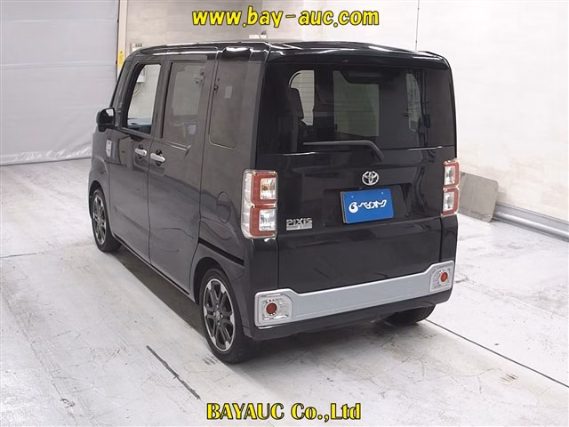 TOYOTA PIXIS MEGA
