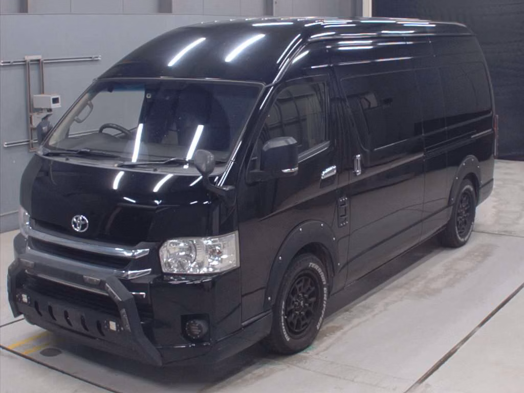TOYOTA HIACE