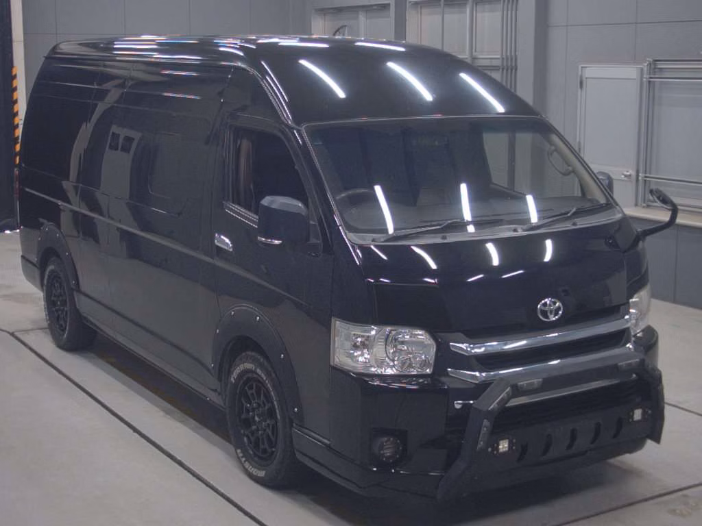 TOYOTA HIACE