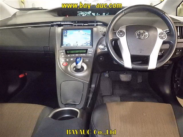 TOYOTA PRIUS