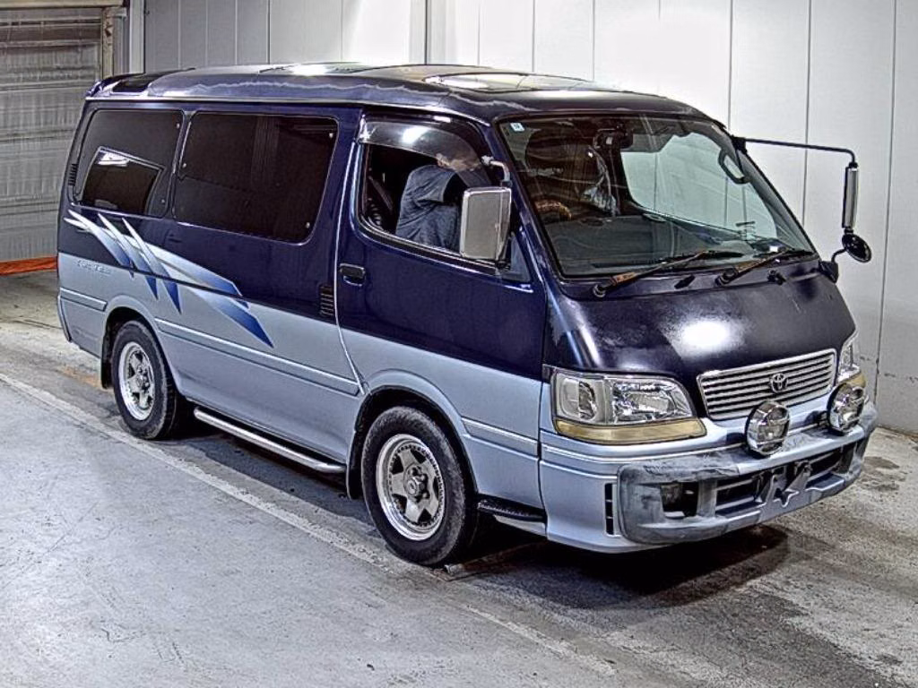 TOYOTA HIACE