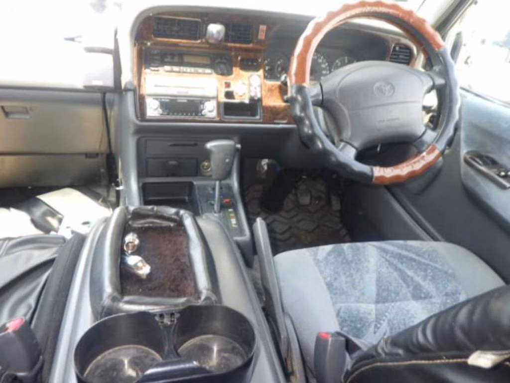 TOYOTA HIACE