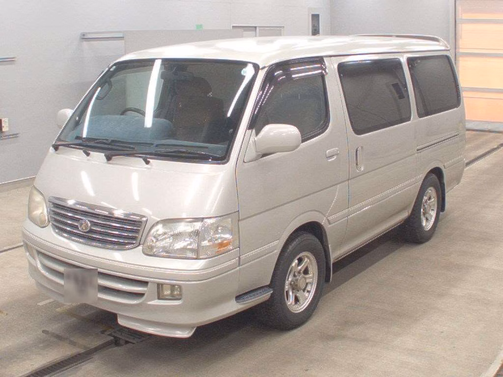 TOYOTA HIACE
