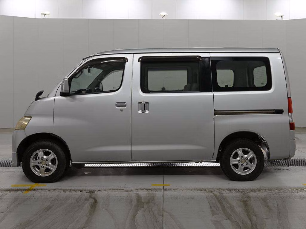 TOYOTA LITE ACE