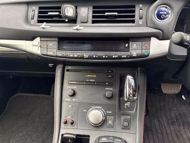 LEXUS CT200H