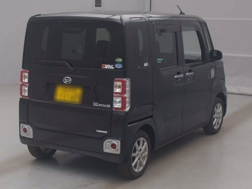 DAIHATSU WAKE