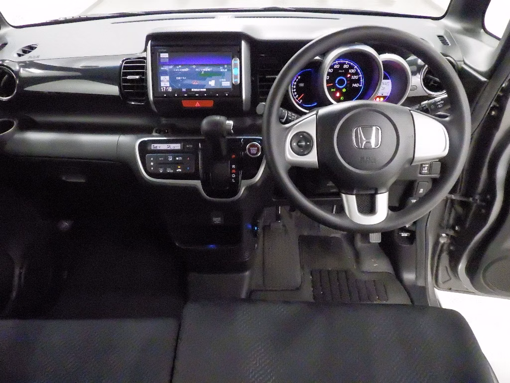 HONDA N-BOX+