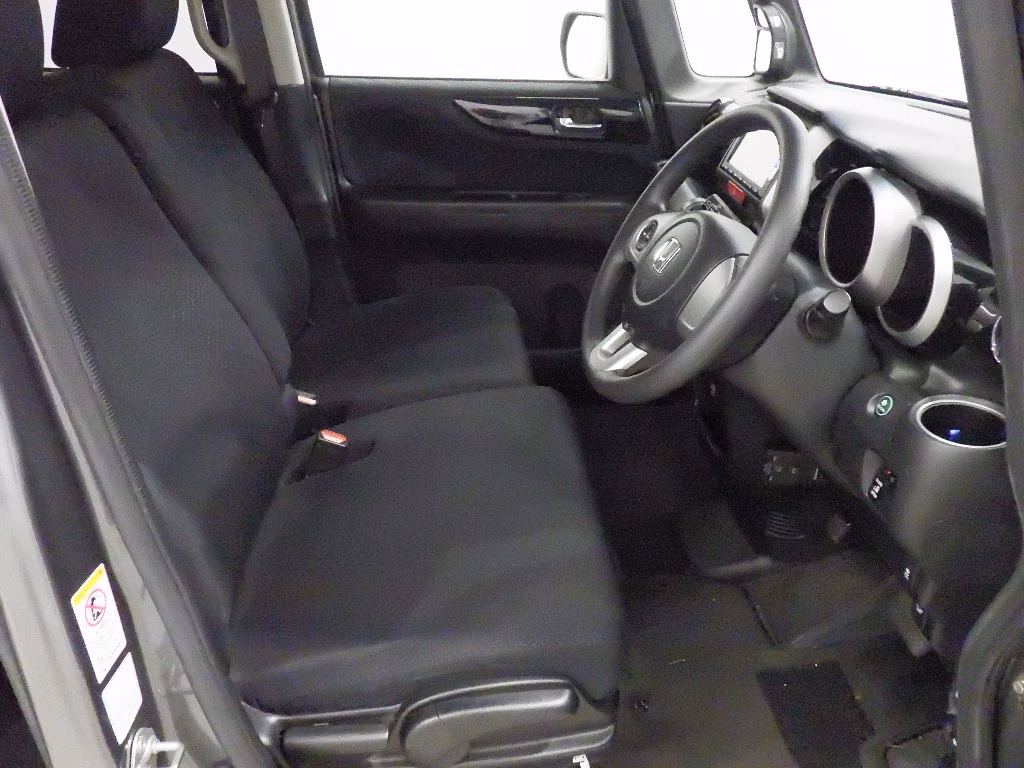HONDA N-BOX+