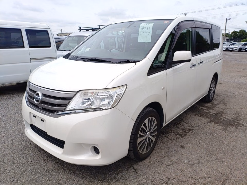 NISSAN SERENA