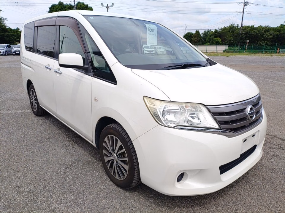 NISSAN SERENA