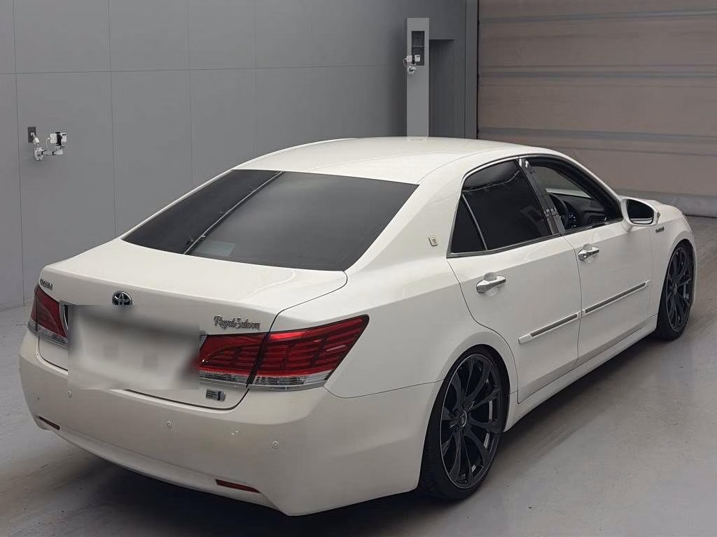 TOYOTA CROWN