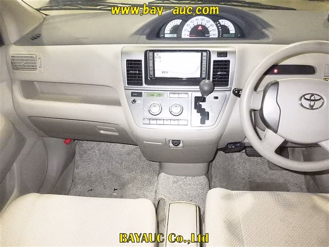 TOYOTA RAUM