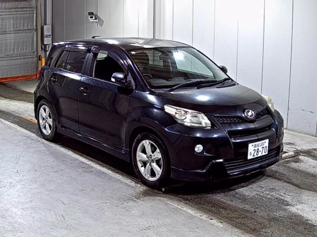 TOYOTA IST