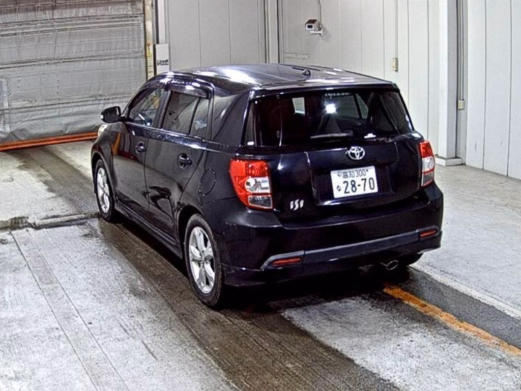 TOYOTA IST