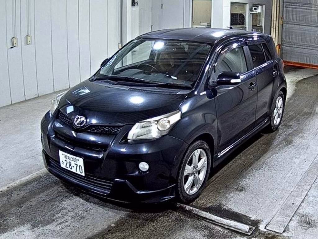 TOYOTA IST