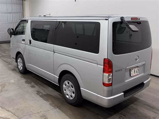 TOYOTA REGIUS ACE