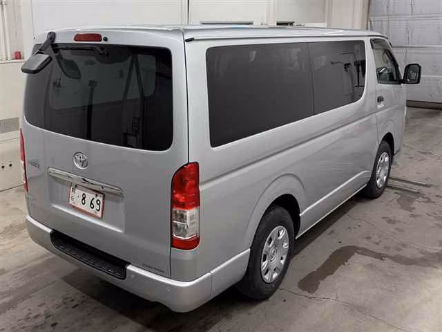 TOYOTA REGIUS ACE