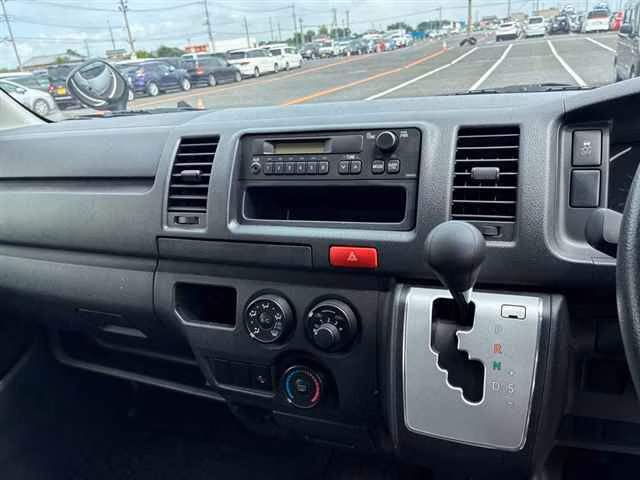 TOYOTA REGIUS ACE