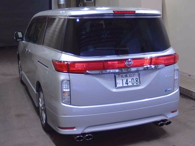NISSAN ELGRAND