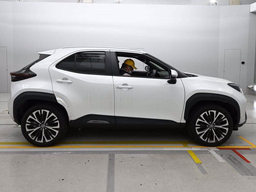 TOYOTA YARIS CROSS