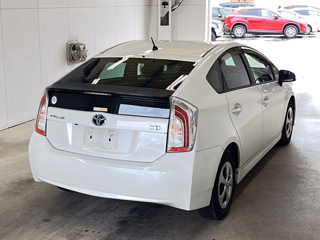 TOYOTA PRIUS