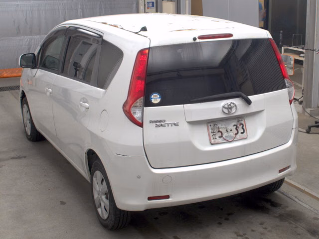 TOYOTA PASSO SETTE