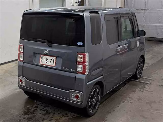 DAIHATSU WAKE