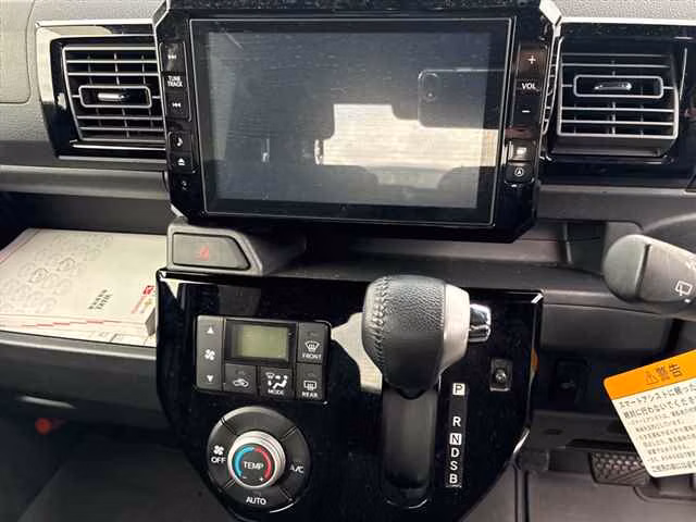 DAIHATSU WAKE