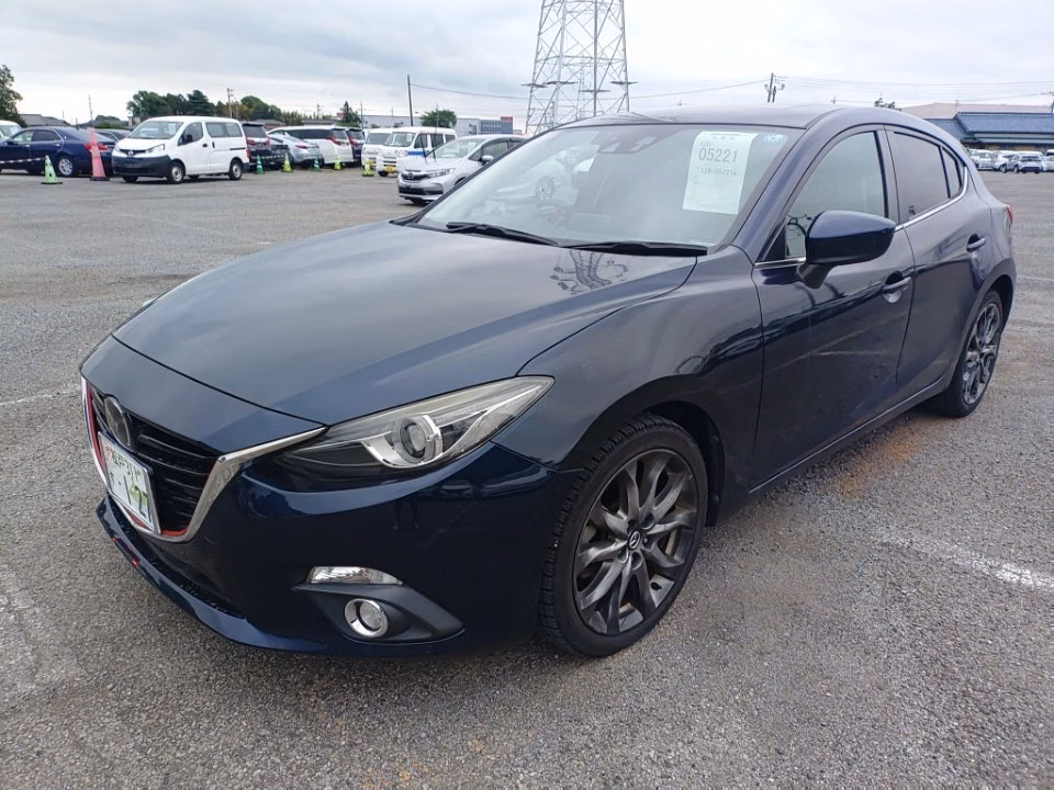 MAZDA AXELA